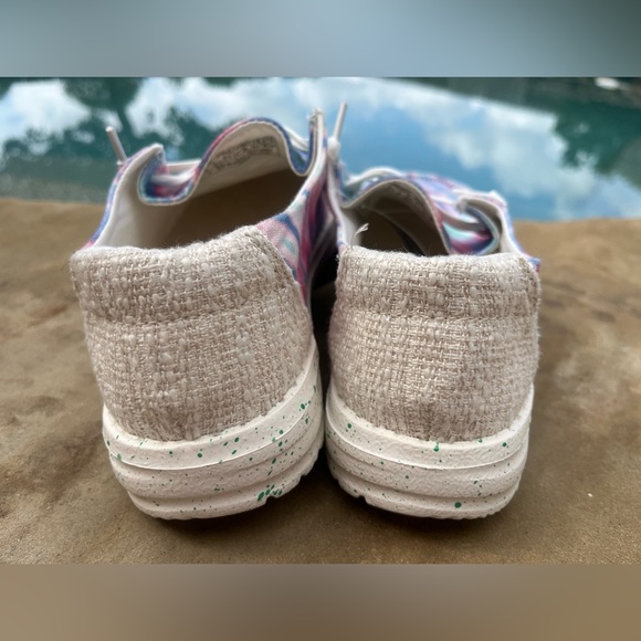 Hey Dude Women's Wendy Tie Dye Slip-On Shoes in Rose Candy Size 6 NWT - Picture 9 of 11